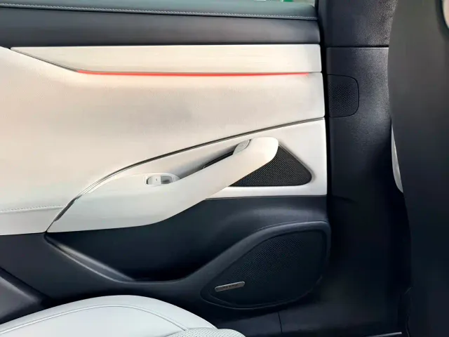 Xiaomi SU7 — Фото автомобиля 13