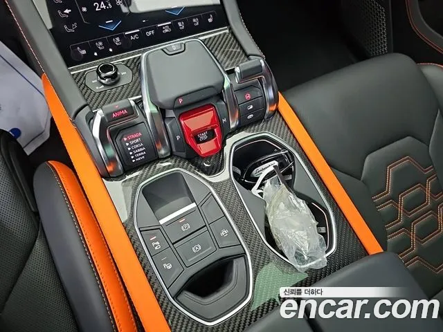 Lamborghini Urus — Фото автомобиля 9
