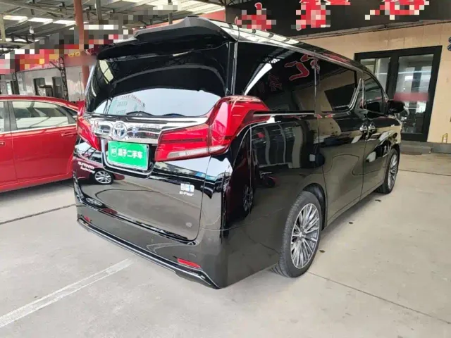 Toyota Alphard — Фото автомобиля 6