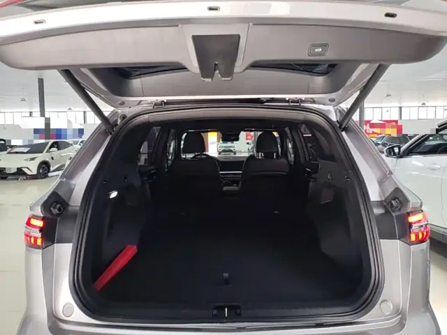 Geely Xingyue L — Фото автомобиля 18