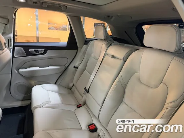 Volvo XC60 Generation 2 — Фото автомобиля 11