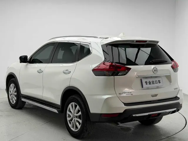 Nissan X-Trail — Фото автомобиля 6