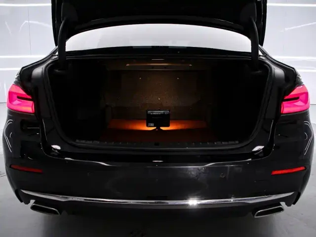 BMW 5 Series — Фото автомобиля 18