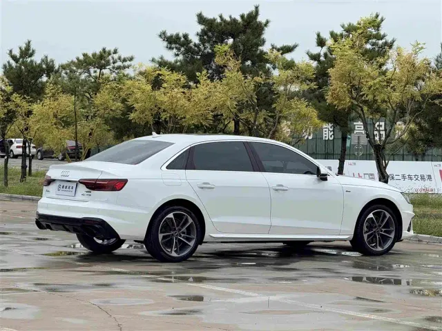 Audi A4L — Фото автомобиля 21