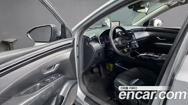Hyundai Tucson Tucson (NX4) Дизель 2.0 4WD — Фото автомобиля 9
