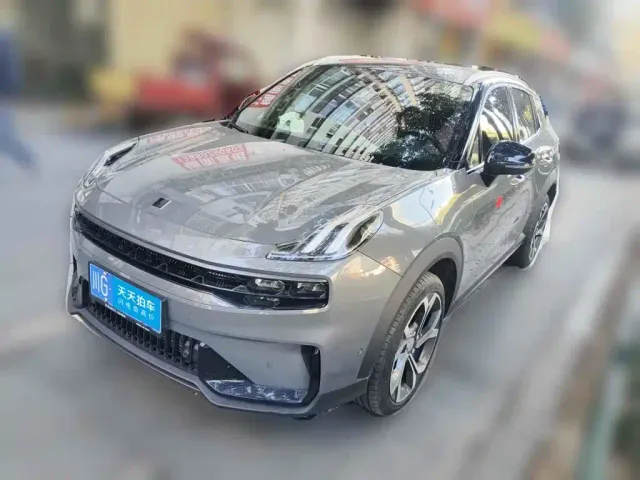 Фотография автомобиля — Lynk & Co 06
