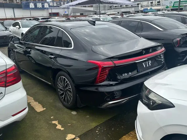 Hongqi H5 — Фото автомобиля 10