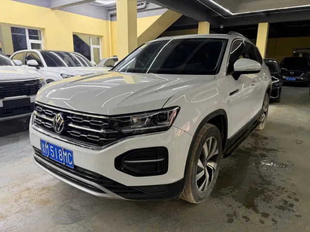 Фотография автомобиля — Volkswagen Tayron