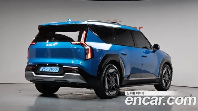 Kia EV9 — Фото автомобиля 2