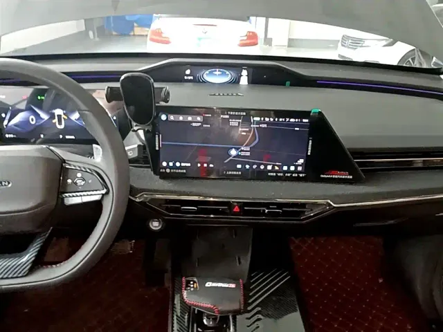 Changan Z6 — Фото автомобиля 12