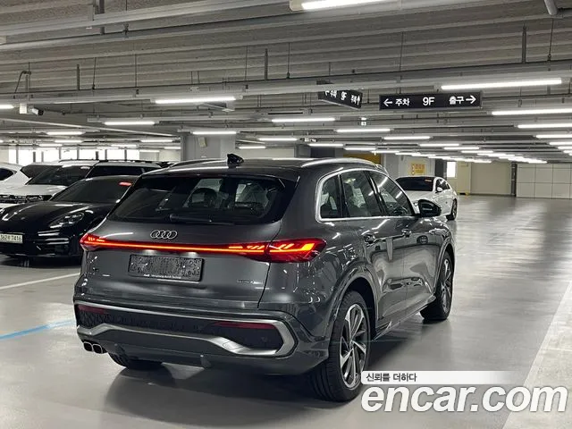 Audi Q5 40 TDI quattro S Line Black Edition — Фото автомобиля 3