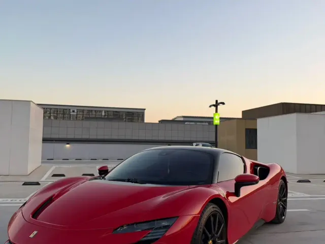 Ferrari SF90 — Фото автомобиля 2
