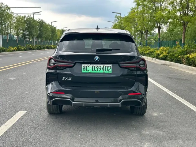 BMW iX3 — Фото автомобиля 5