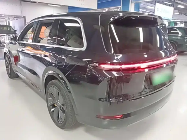 Li Auto L9 — Фото автомобиля 4