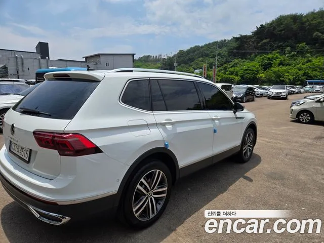 Volkswagen Tiguan — Фото автомобиля 4