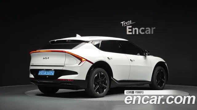 Kia EV6 — Фото автомобиля 2
