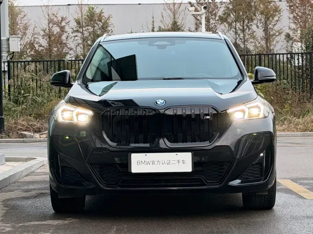 BMW iX1 — Фото автомобиля 6