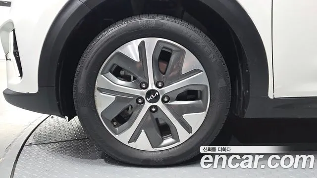 Kia Niro Niro Plus Light (Такси) — Фото автомобиля 5