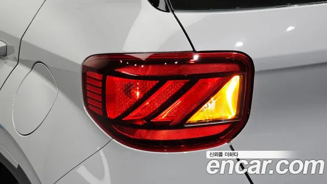 Hyundai Venue — Фото автомобиля 8