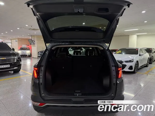 Hyundai Tucson Tucson (NX4) Бензин 1.6 Turbo 4WD — Фото автомобиля 18