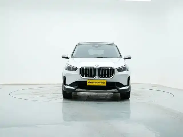 BMW X1 — Фото автомобиля 3