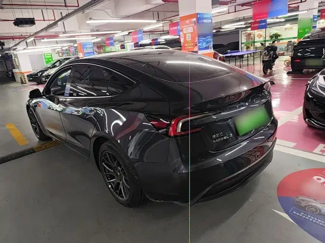 Tesla Model 3 — Фото автомобиля 4