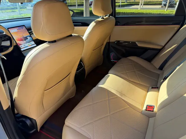 Geely Galaxy L6 — Фото автомобиля 11