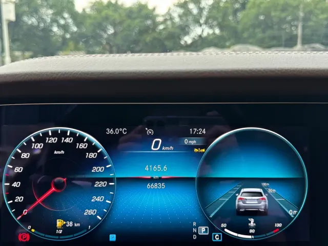 Mercedes-Benz E-Class — Фото автомобиля 14