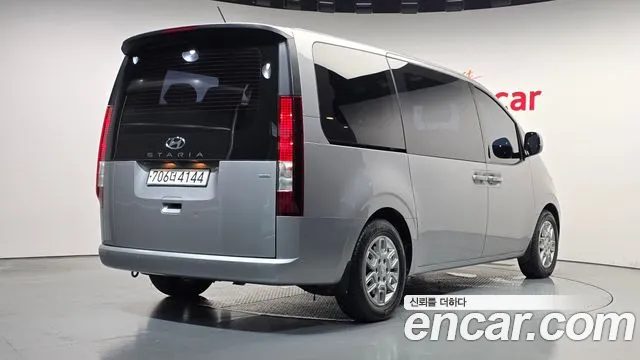 Hyundai Staria Staria 4WD Tourer 11 мест — Фото автомобиля 2