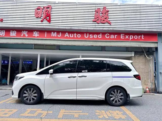 Honda Odyssey — Фото автомобиля 3