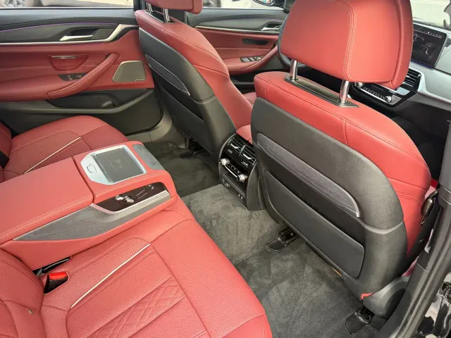 BMW 5 Series — Фото автомобиля 8