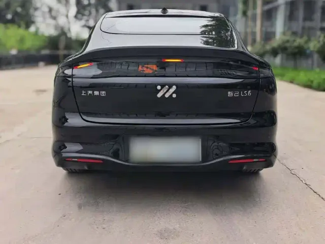 IM Motors LS6 — Фото автомобиля 8