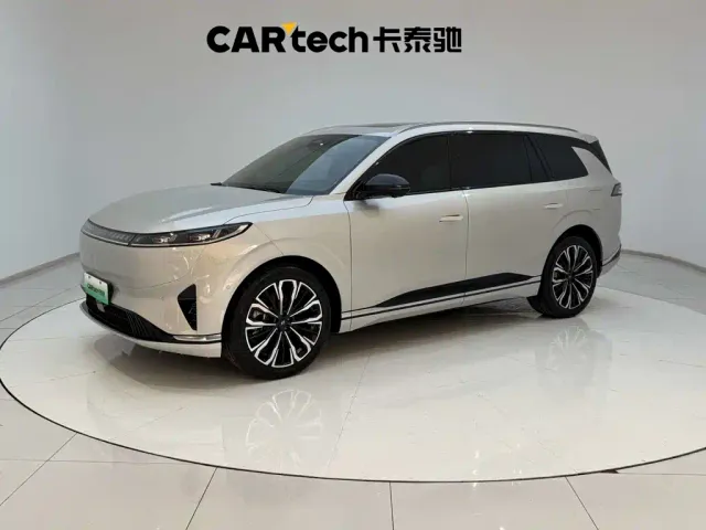 Фотография автомобиля — Dongfeng eπ 008