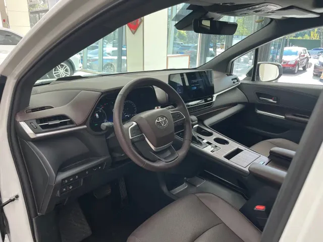 Toyota Granvia — Фото автомобиля 7