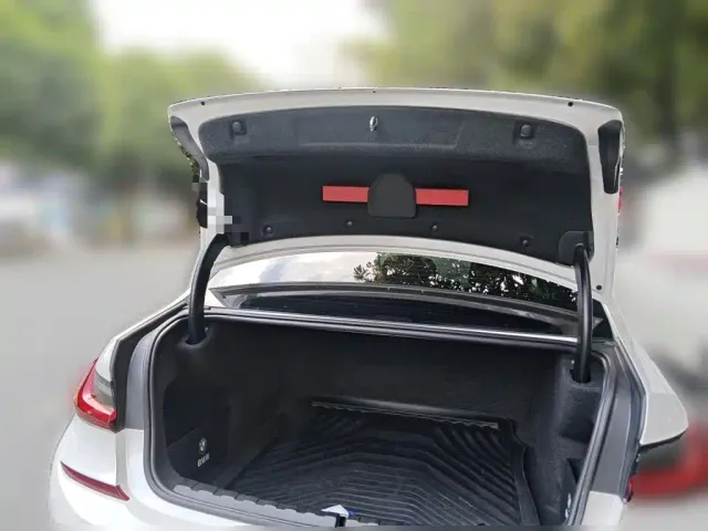 BMW 3 Series — Фото автомобиля 9