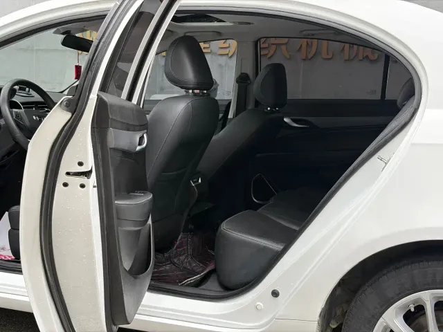 Geely Emgrand — Фото автомобиля 8