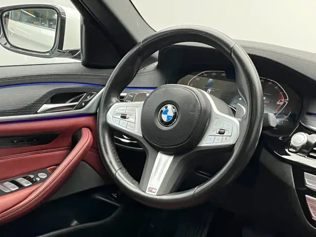 BMW 5 Series — Фото автомобиля 17