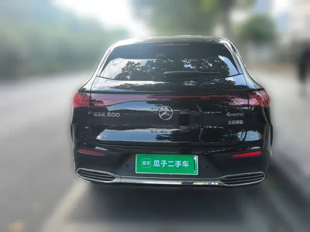 Mercedes-Benz EQE SUV — Фото автомобиля 3