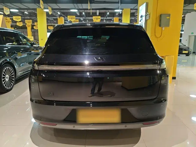 Li Auto L7 — Фото автомобиля 5