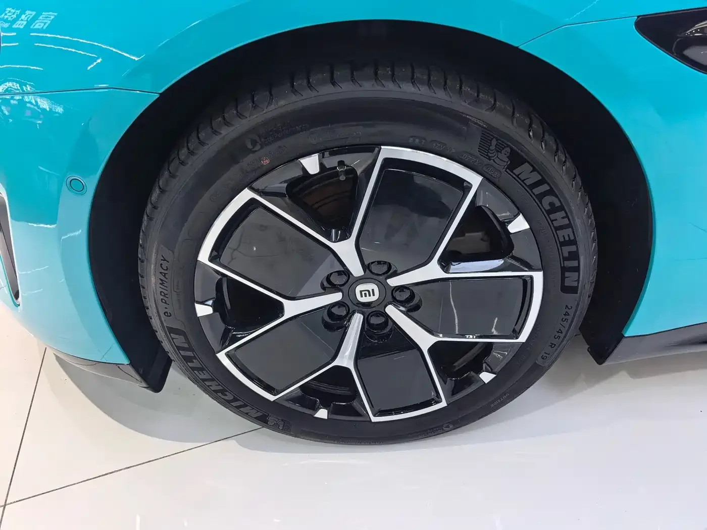 Xiaomi Auto Xiaomi SU7 2024 RWD Long Range Intelligent Driving Edition — Фото автомобиля 4