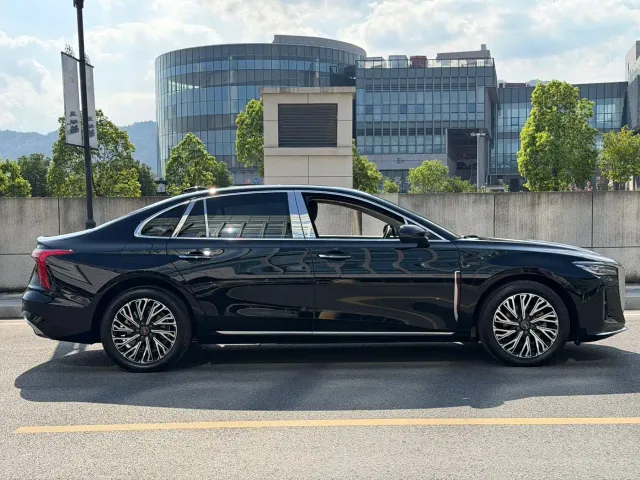 Hongqi H5 — Фото автомобиля 4