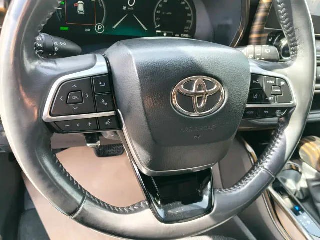 Toyota Highlander — Фото автомобиля 10