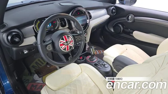 MINI Cooper Electric — Фото автомобиля 10