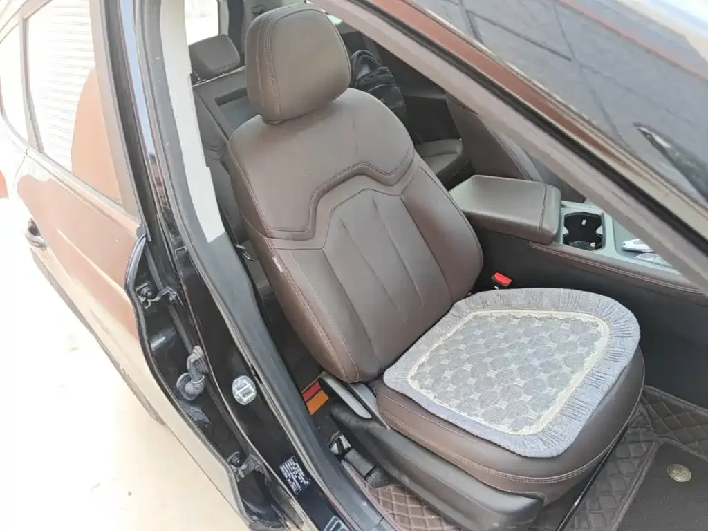 Jetour Jetour X90 PLUS 2023 Facelift 1.6TD DCT Villa 7-seater — Фото автомобиля 19