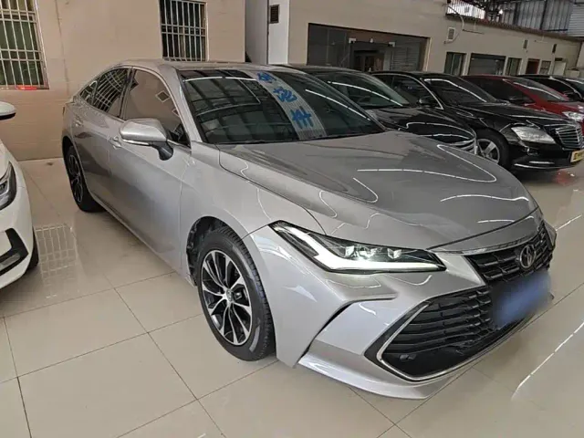 Toyota Avalon — Фото автомобиля 3