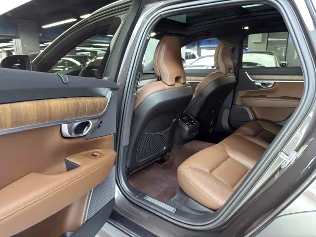Volvo V90 — Фото автомобиля 10