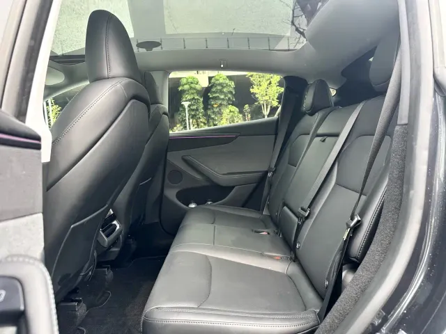 Tesla Model Y — Фото автомобиля 16