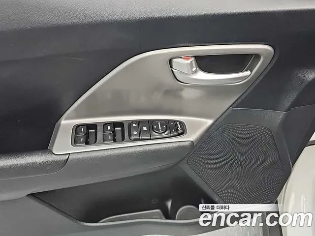 Kia Niro — Фото автомобиля 16