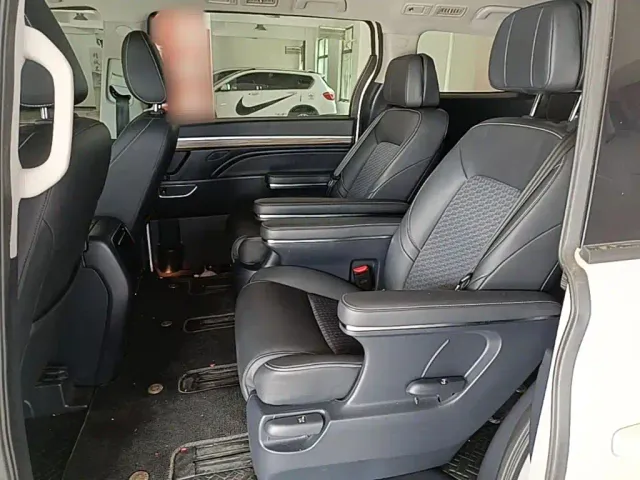 GAC Trumpchi M8 — Фото автомобиля 16
