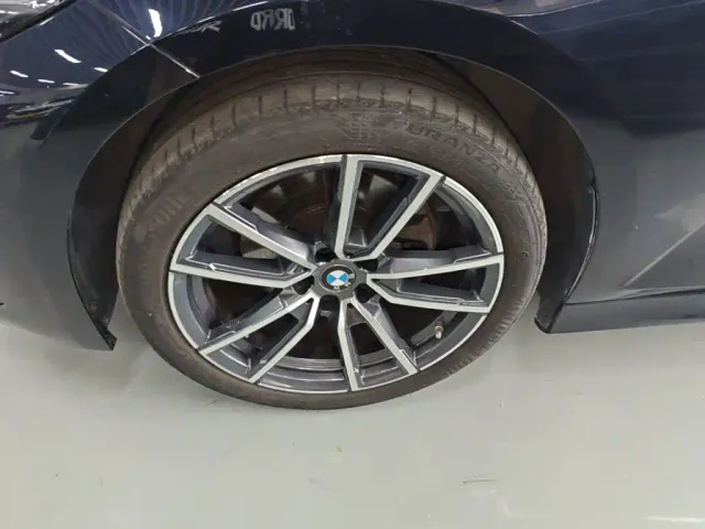 BMW 3 Series — Фото автомобиля 24